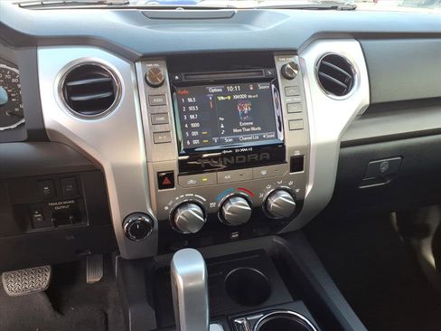 Used 2018 Toyota Tundra SR5 w/ SR5 Upgrade Package image 7