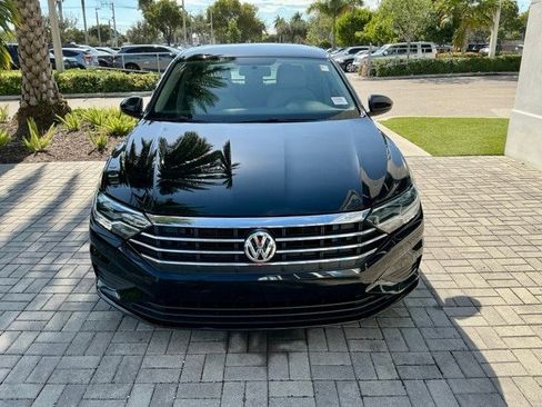 Used 2019 Volkswagen Jetta S image 2