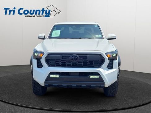 Certified 2026 Toyota Tacoma TRD Off-Road AWD/4WD image 2