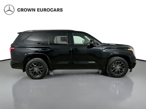 Used 2023 Toyota Sequoia Platinum AWD/4WD image 4