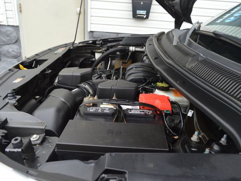 Used 2014 Ford Explorer XLT w/ Equipment Group 202A FWD image 44