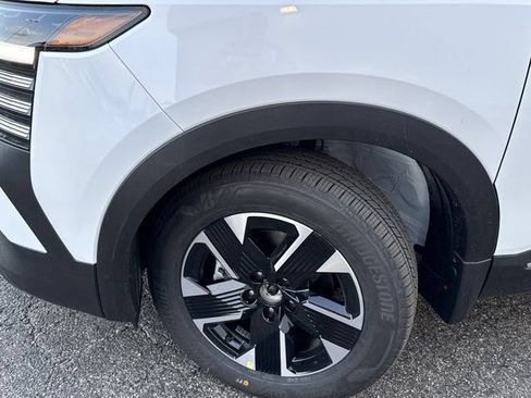 New 2025 Nissan Kicks SV AWD/4WD image 27
