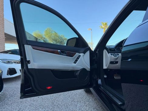 Used 2009 Mercedes-Benz C 350 Sport image 35