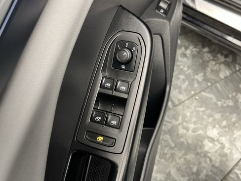 Used 2022 Volkswagen Taos SE image 8