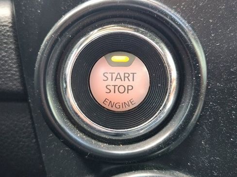 Used 2018 Nissan Titan SV w/ SV Convenience Package image 20