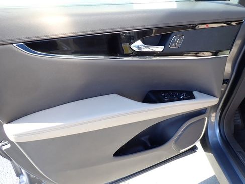 Certified 2021 Lincoln Nautilus AWD image 19