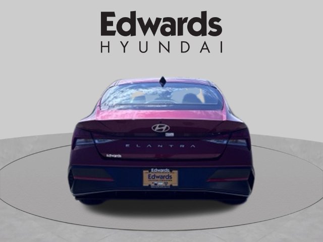 Used 2025 Hyundai Elantra SEL FWD image 7