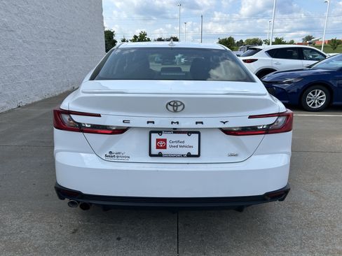 Used 2025 Toyota Camry SE FWD image 5