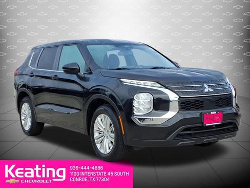 Used 2023 Mitsubishi Outlander ES image 3