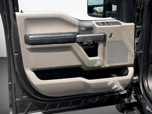Certified 2020 Ford F250 XLT w/ XLT Premium Package AWD/4WD image 21