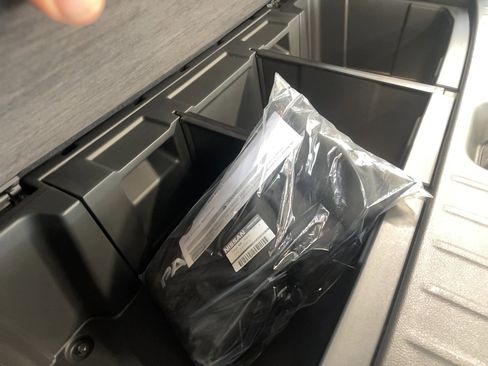 Used 2024 Nissan Pathfinder Platinum w/ Cargo Package image 31