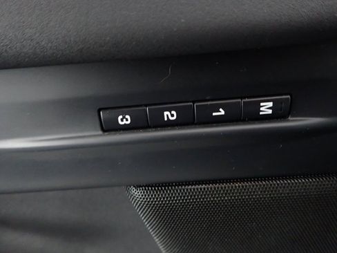 Used 2022 Land Rover Range Rover Evoque SE image 2