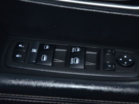 Used 2021 Chrysler Pacifica Touring w/ S Appearance Package image 18