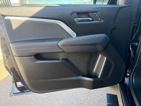 Used 2024 Chevrolet Colorado Z71 w/ Z71 Convenience Package 2 image 10