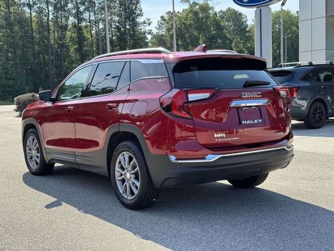 Used 2024 GMC Terrain SLT AWD/4WD image 25