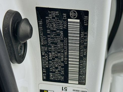 Used 2018 Toyota Camry LE image 12