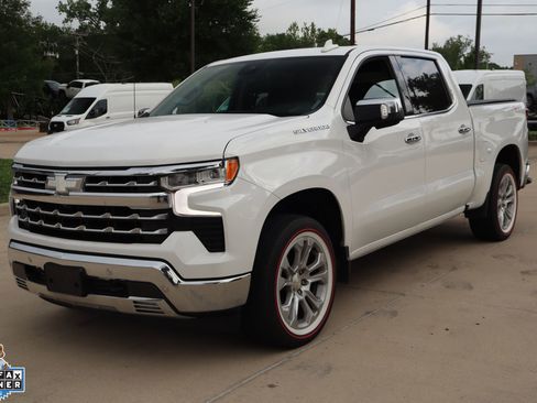 Used 2023 Chevrolet Silverado 1500 LTZ AWD/4WD image 8