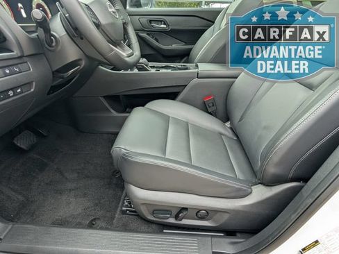 Used 2025 Nissan Rogue SL w/ SL Premium Package AWD/4WD image 15