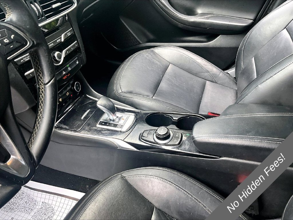 Used 2018 INFINITI QX30 AWD image 12