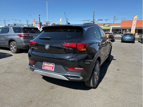 Used 2022 Buick Encore GX Essence w/ Experience Buick Package FWD image 9