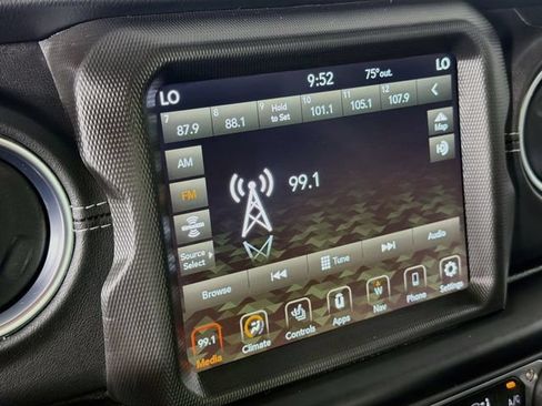 Used 2021 Jeep Wrangler Unlimited Sahara w/ Uconnect 4C Nav & Sound Group AWD/4WD image 15