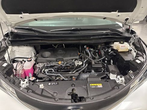 Used 2024 Toyota Sienna XLE image 37
