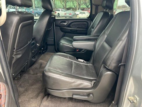 Used 2010 GMC Yukon XL Denali image 9