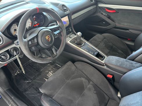 Certified 2020 Porsche 718 Cayman GT4 RWD image 4