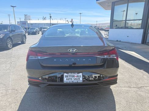Used 2023 Hyundai Elantra SEL w/ Convenience Package FWD image 5