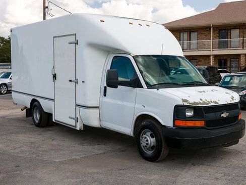 Used 2012 Chevrolet Express 3500 Extended RWD image 18