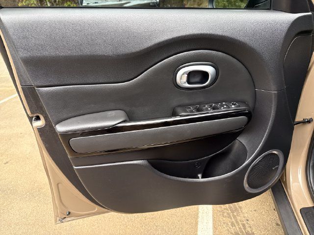 Used 2015 Kia Soul + w/ Primo Package FWD image 15