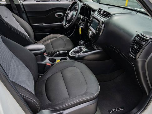 Used 2018 Kia Soul + FWD image 19