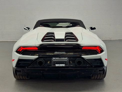 Used 2020 Lamborghini Huracan EVO image 13