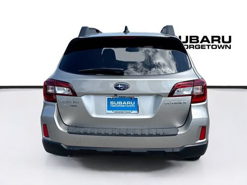 Used 2016 Subaru Outback 2.5i Limited AWD/4WD image 6