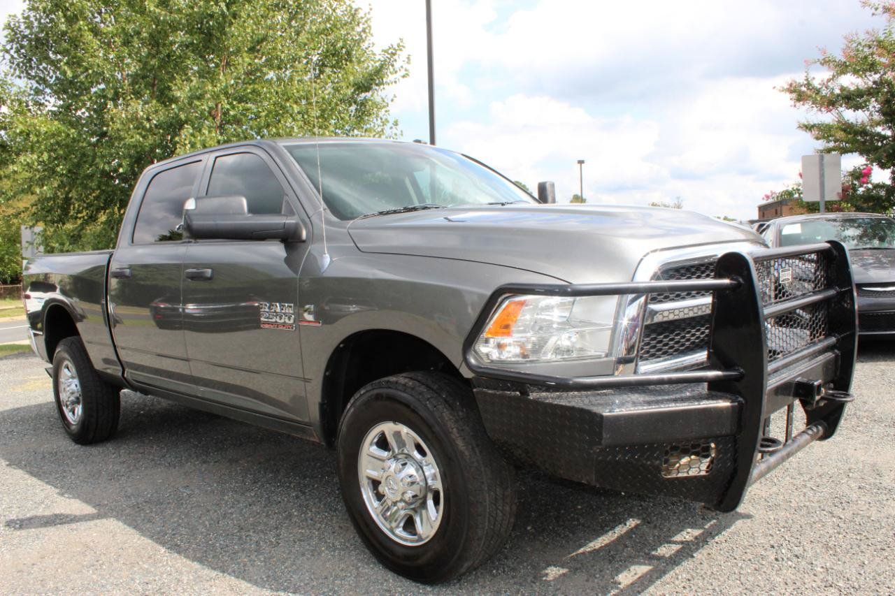 Used 2013 RAM 2500 Tradesman w/ Chrome Appearance Group AWD/4WD image 9