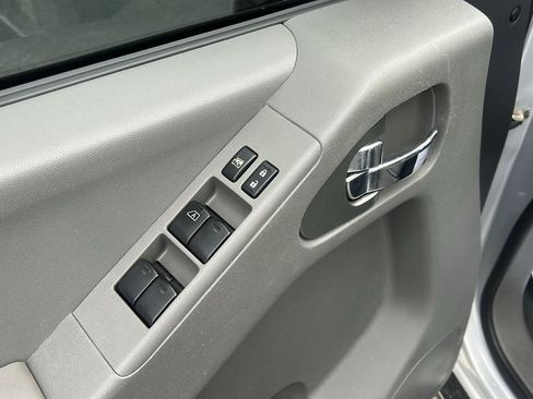 Used 2019 Nissan Frontier SV AWD/4WD image 13