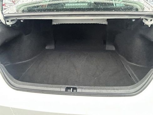 Used 2025 Toyota Camry LE image 11