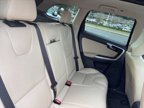 Used 2016 Volvo XC60 T5 Premier image 21