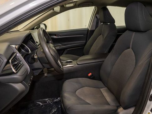 Used 2023 Toyota Camry LE image 9