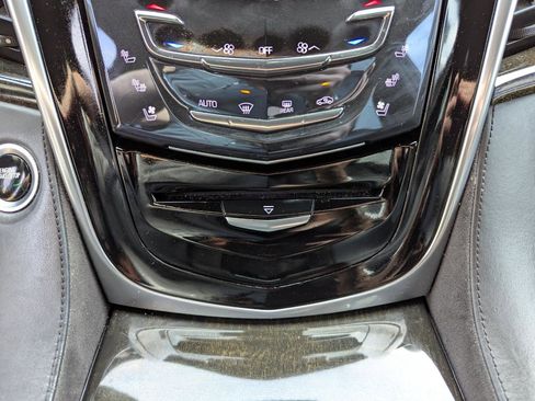 Used 2020 Cadillac Escalade Platinum AWD/4WD image 26