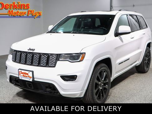 Used 2020 Jeep Grand Cherokee Altitude image 1
