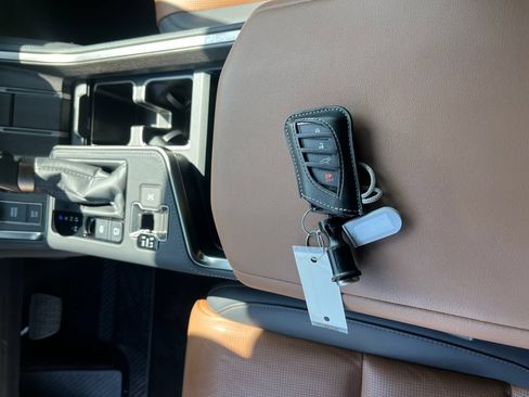 Used 2025 Lexus GX 550 w/ Accessory Package (Z1) AWD/4WD image 27