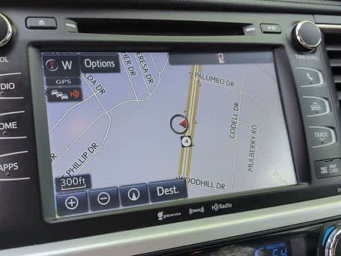 Used 2018 Toyota Highlander XLE FWD image 29