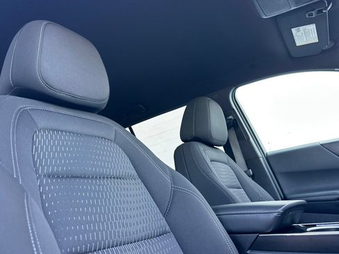 Used 2025 Chevrolet Equinox LT w/ Safety and Technology Package FWD image 21