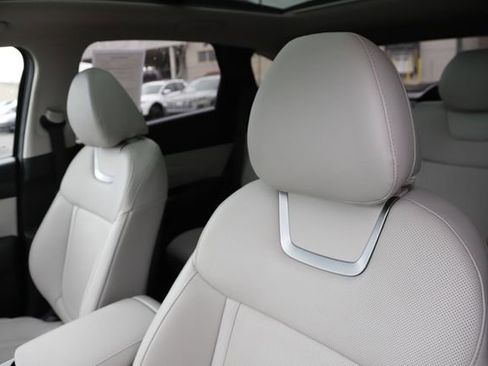 Certified 2025 Hyundai Tucson Limited AWD/4WD image 14