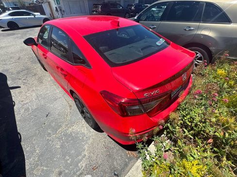 Used 2023 Honda Civic Sport image 5