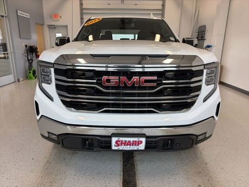 Used 2024 GMC Sierra 1500 SLT w/ SLT Premium Package AWD/4WD image 4