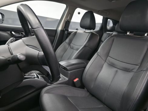 Used 2022 Nissan Rogue Sport SL w/ Premium Package image 14