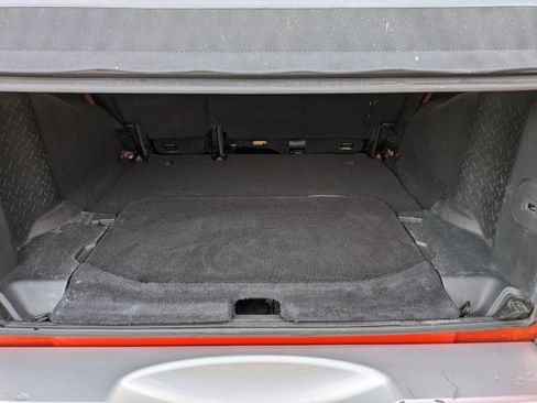 Used 2015 Jeep Wrangler Unlimited Sahara w/ Connectivity Group image 16