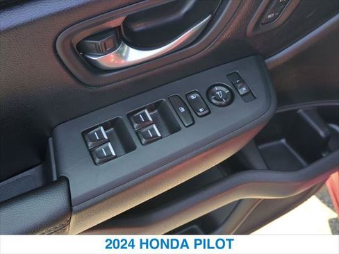 Certified 2024 Honda Pilot EX-L image 13